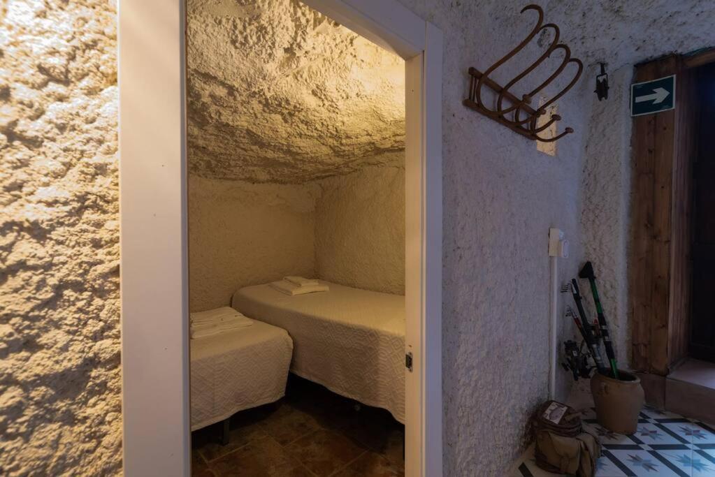 Cueva Con Jacuzzi A 20 Minutos De Valencia Villa Benaguacil Eksteriør bilde
