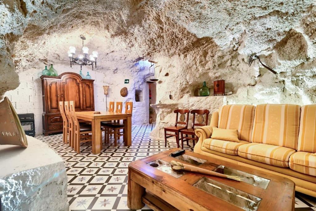 Cueva Con Jacuzzi A 20 Minutos De Valencia Villa Benaguacil Eksteriør bilde
