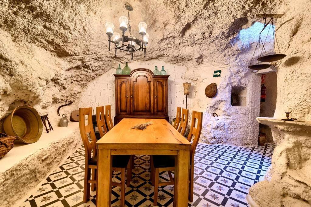 Cueva Con Jacuzzi A 20 Minutos De Valencia Villa Benaguacil Eksteriør bilde
