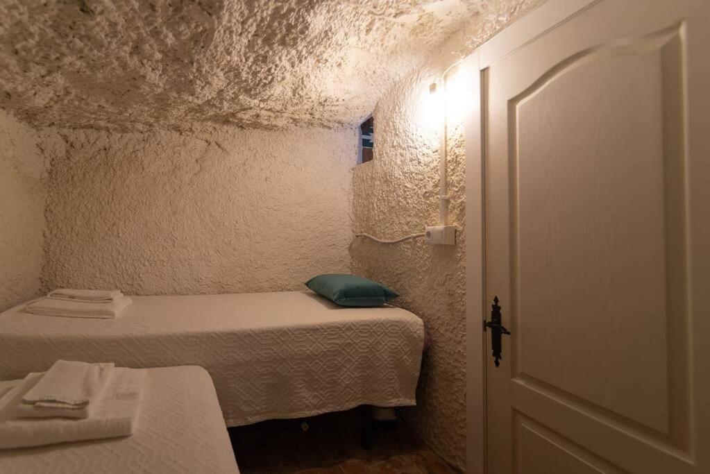 Cueva Con Jacuzzi A 20 Minutos De Valencia Villa Benaguacil Eksteriør bilde